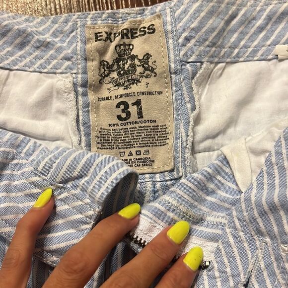 Mens Pin Stripe - Blue and White Striped Express Shorts Size 31 - Picture 2 of 4